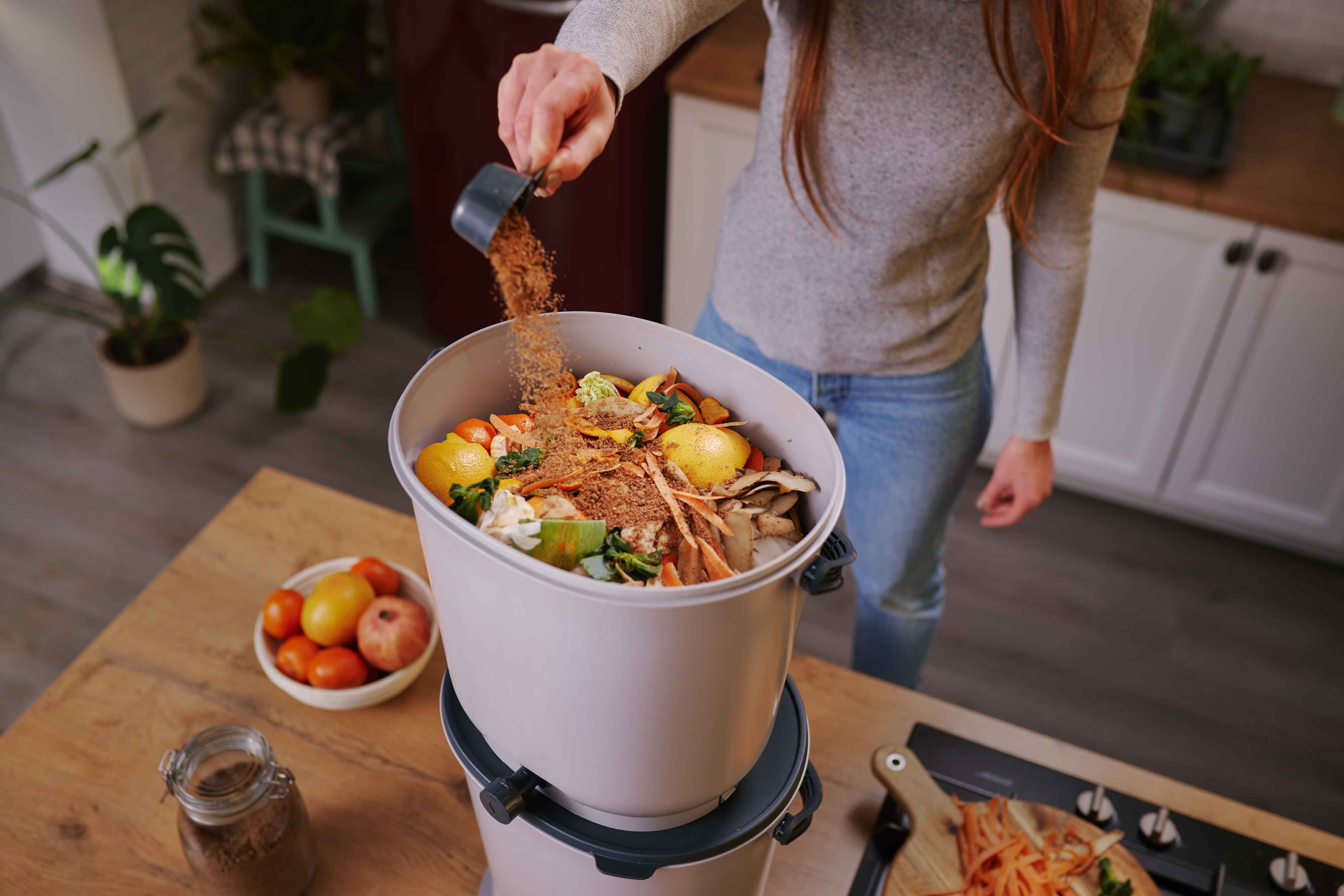 Bokashi-Organko-Essential-set-+-base---sprinkling-bokashi-bran