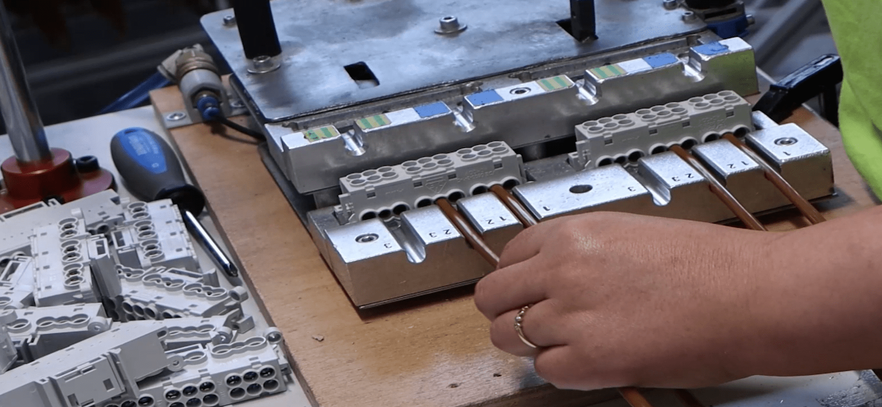 Box build assembly - bakrene cevi-1