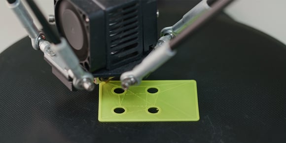 Combining injection molding and 3D printing to improve production results in plastics industry