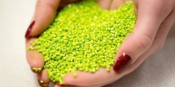 How to choose the most suitable materials for plastic products