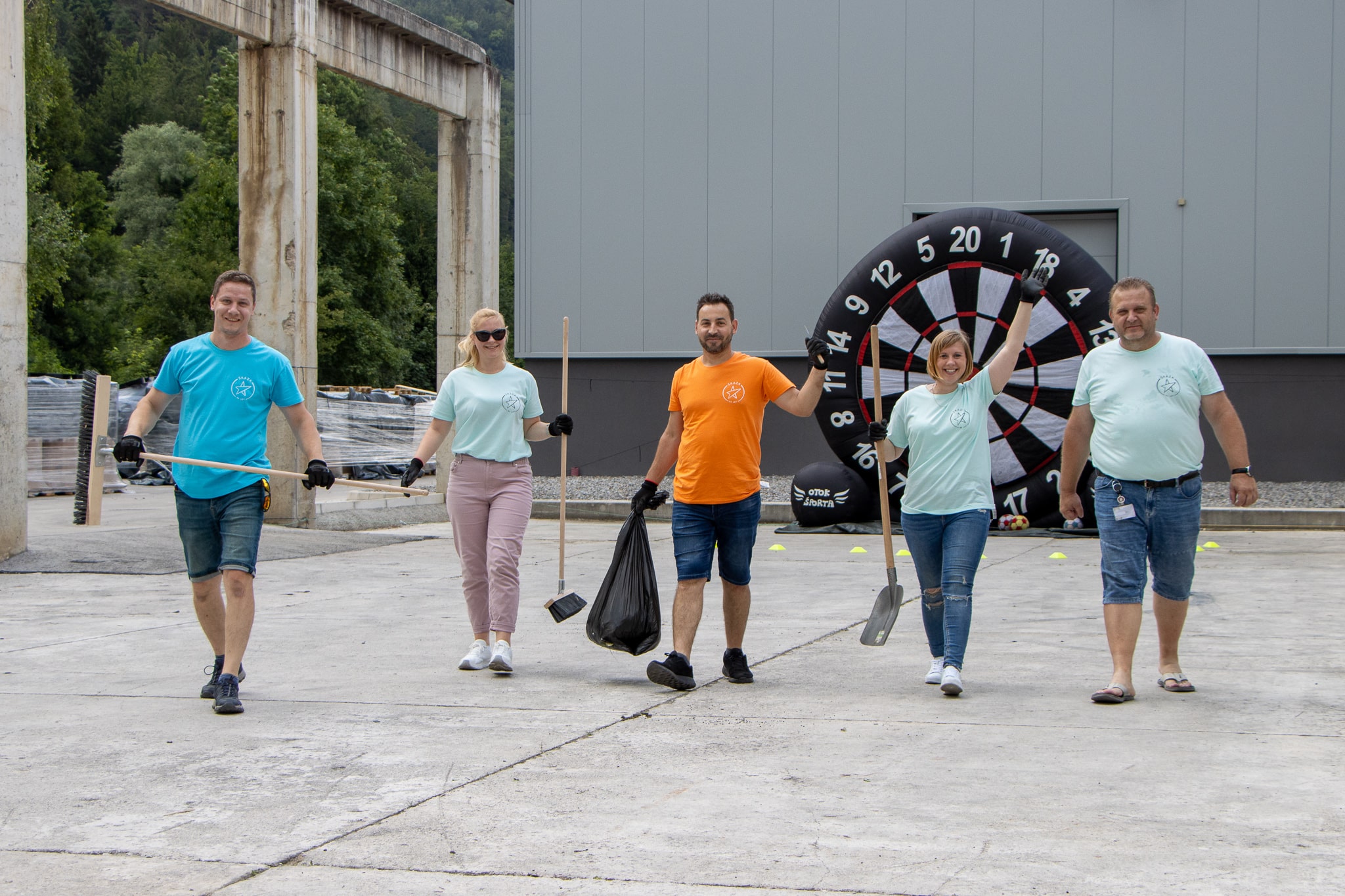 Naši zaposleni so uživali v »opravilih« tekom piknika