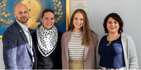 Skaza s pohvalami spodbuja produktivnost in ustvarjalnost med zaposlenimi